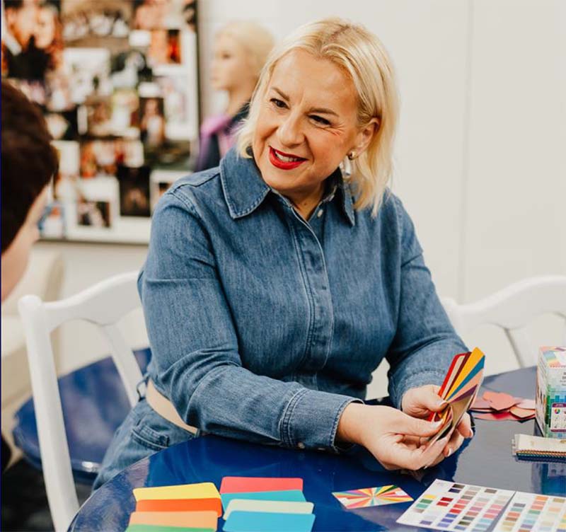 Gosia Weiss doing a colour consultation with a client